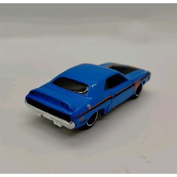HOT WHEELS 2016 THEN AND NOW SERIES 71 DODGE CHALLENGER - Picture 4 of 6